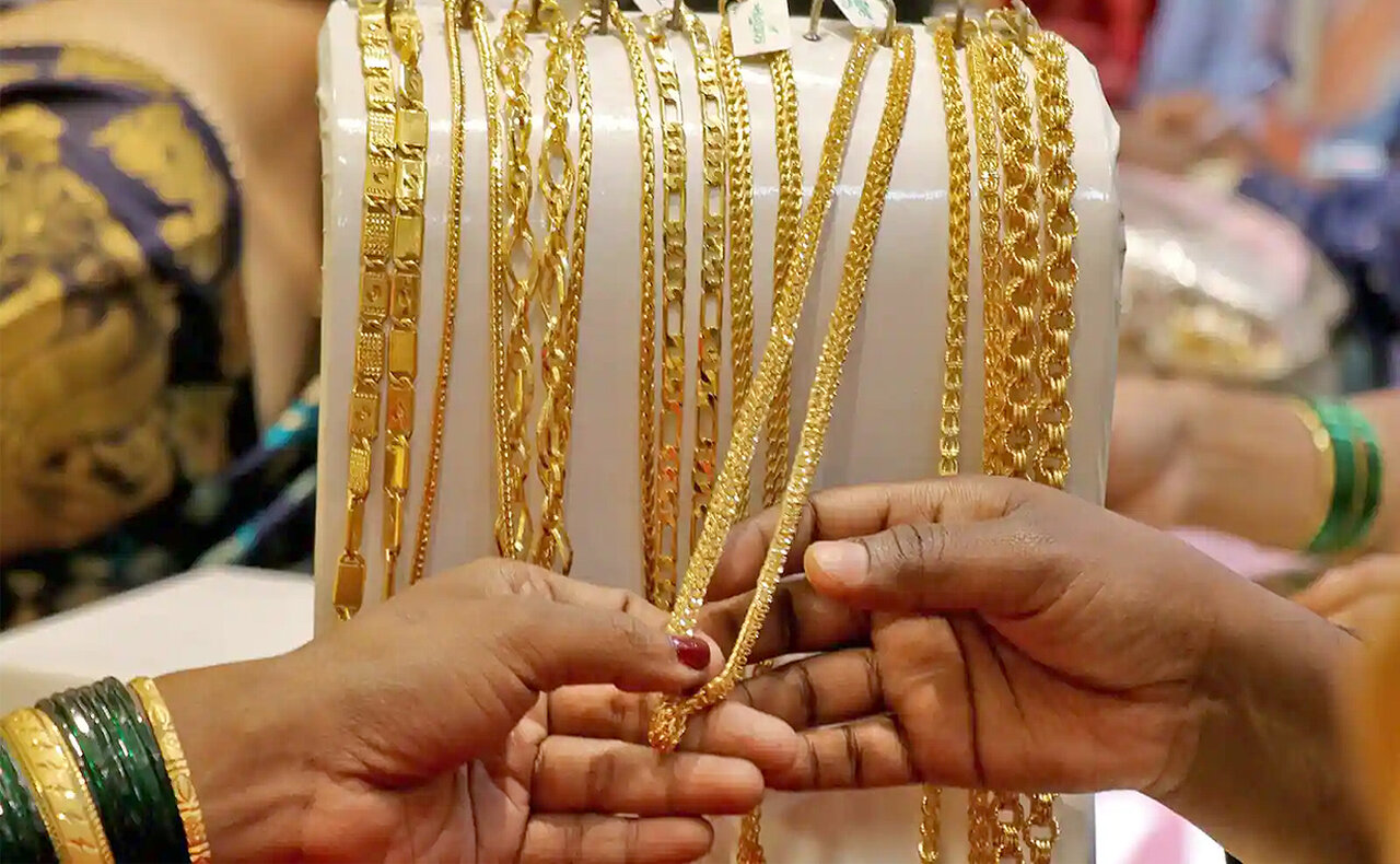 پیشبینی جدید رییس اتحادیه طلا درباره قیمتها در ماههای آینده/ سطح تغییر قیمت طلا چقدر خواهد بود؟ پیشبینی جدید رییس اتحادیه طلا درباره قیمتها در ماههای آینده/ سطح تغییر قیمت طلا چقدر خواهد بود؟