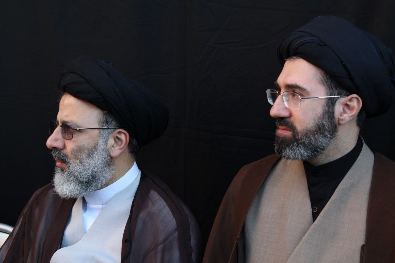 ابراهیم رئیسی در کنار آیت الله سید مجتبی حسینی خامنهای + تصویر ابراهیم رئیسی در کنار آیت الله سید مجتبی حسینی خامنهای + تصویر